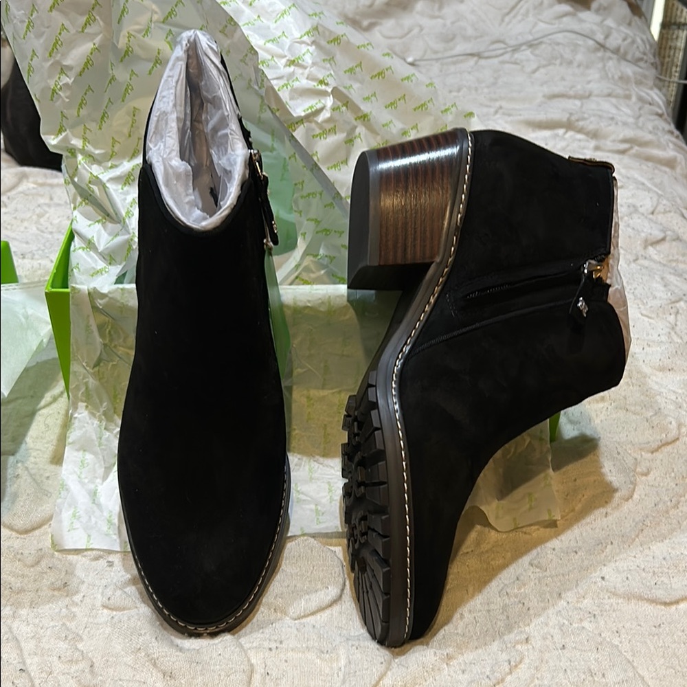 Didn’t get fashionable snow boots for the holidays?  I gotcha…